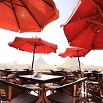 Pyramids Magic Inn