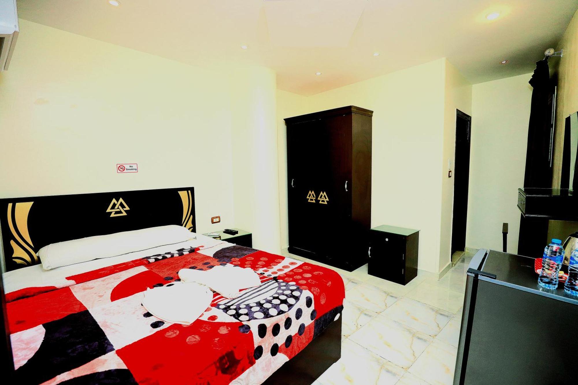Pyramids Magic Hotel